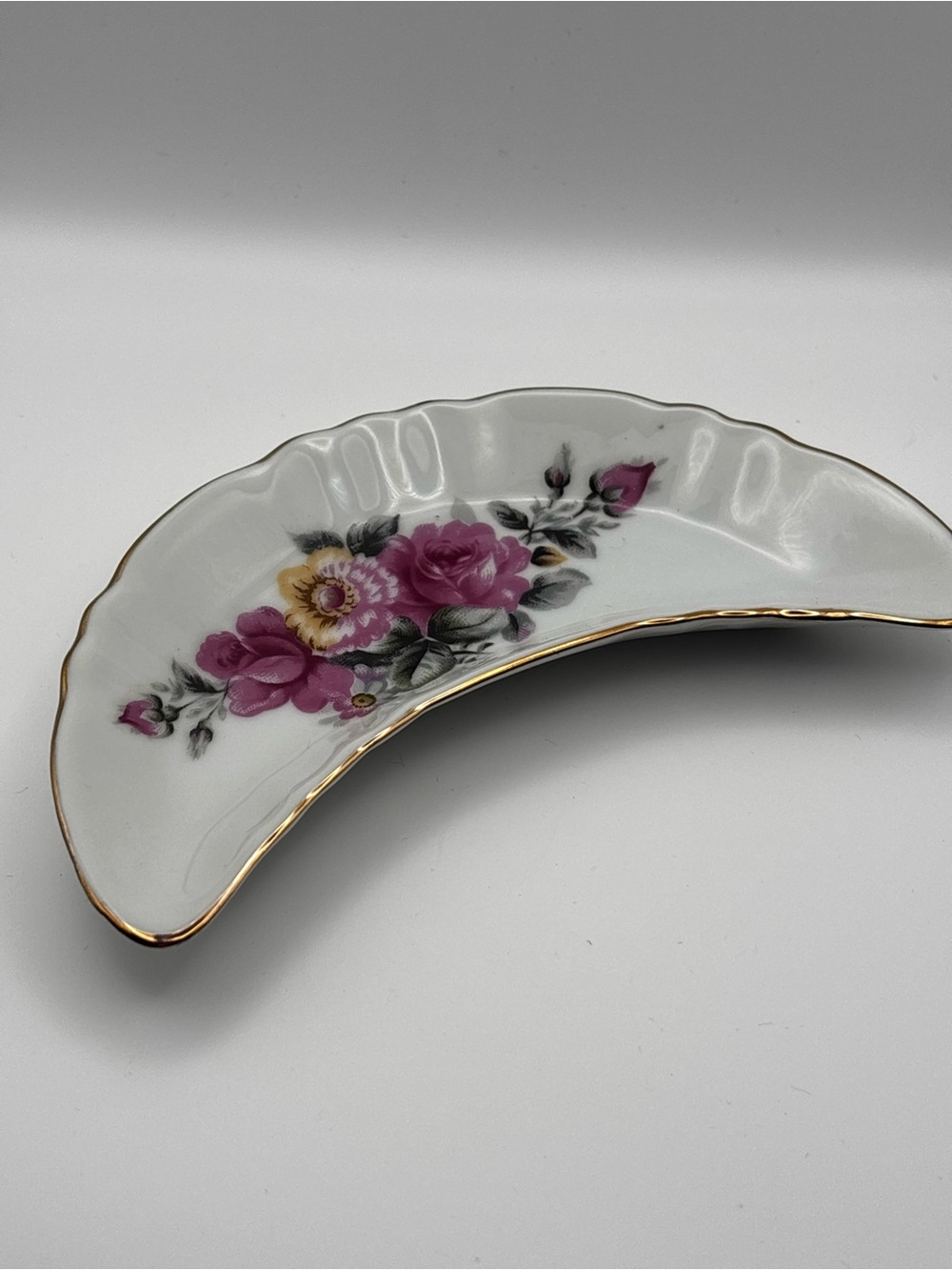 Vintage Crescent Moon Shaped Porcelain Jewelry Dish Floral Design & Gold Rim - Picture 5 of 6
